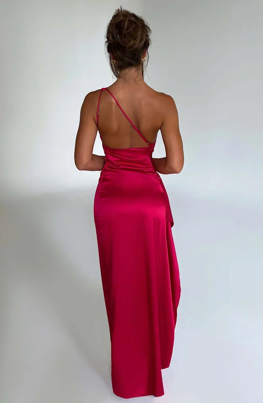Vestido de cetim elegante com pregas e detalhe nos ombros - Selene