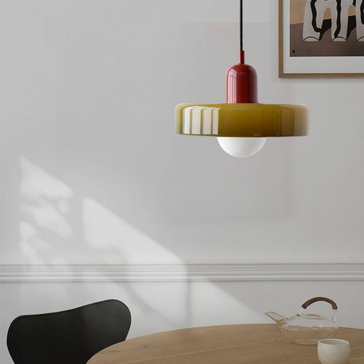 Luminária suspensa colorida no estilo Bauhaus - StiloGlas