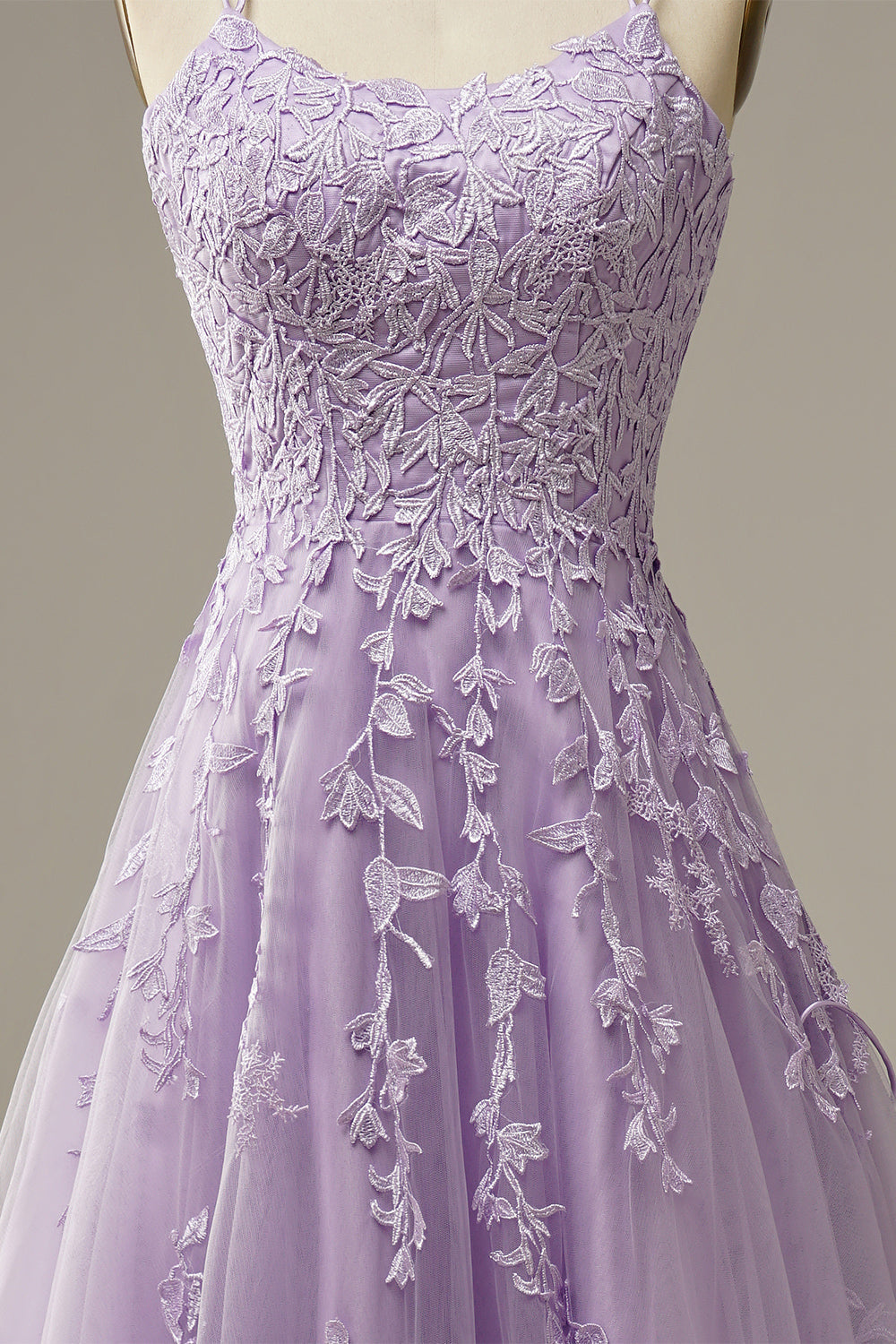 Vestido de baile de tule elegante com aplicações - Victoria