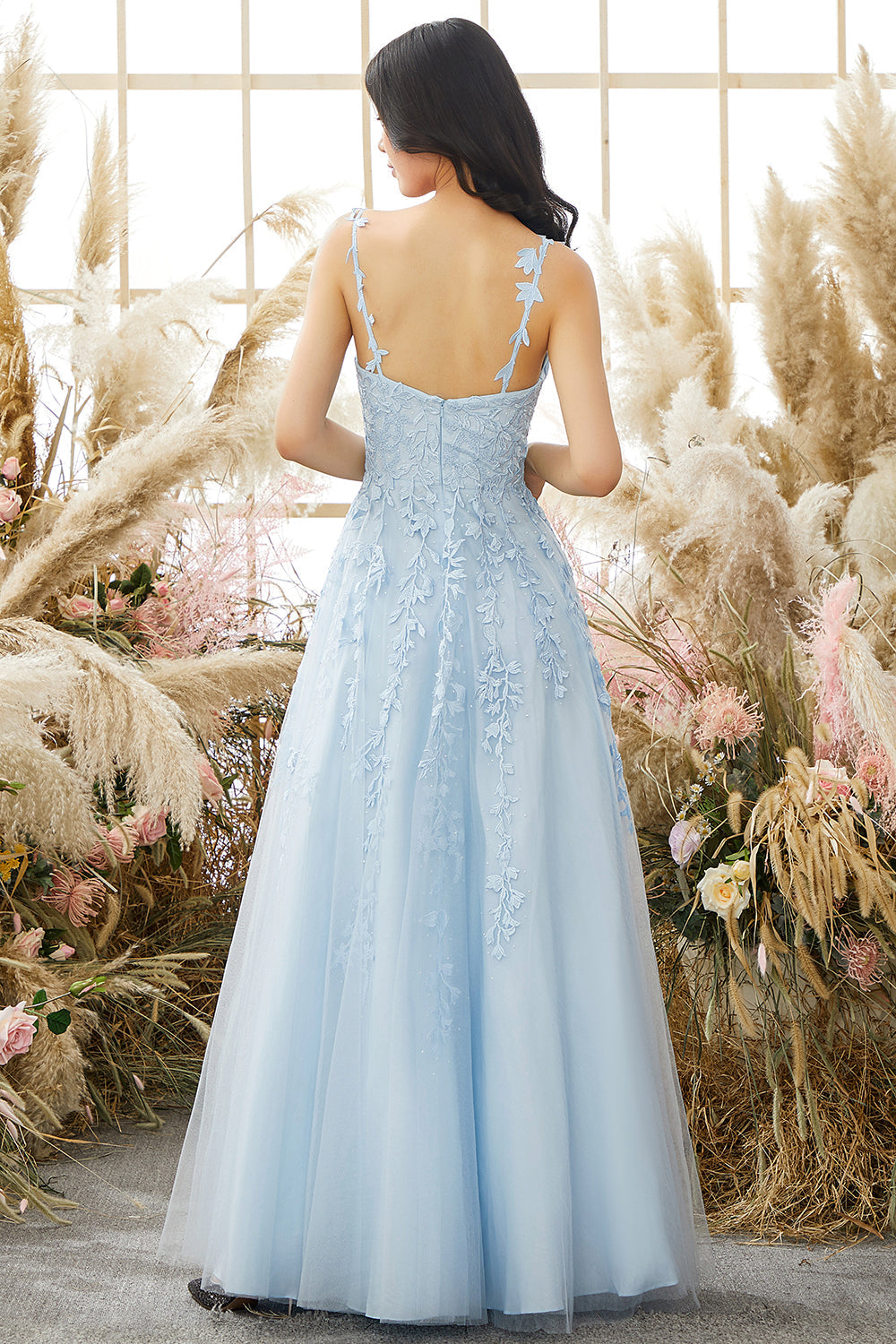 Vestido de baile de tule elegante com aplicações - Victoria