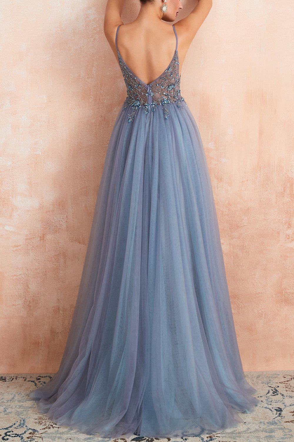 Vestido de noite de tule elegante com decote em V e fenda - Elena
