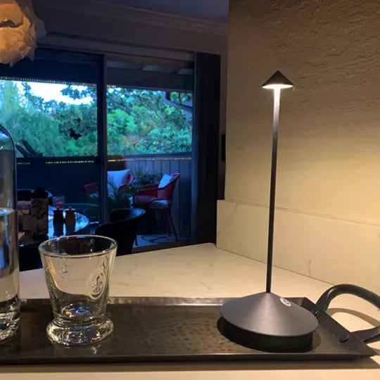 Luminária de mesa LED sem fio – ClarityGlow