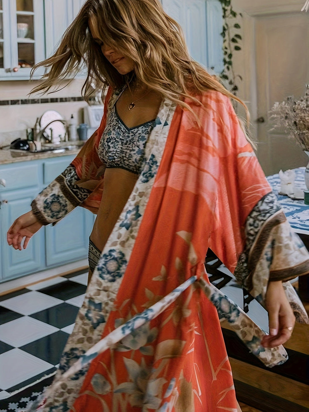 Kimono com Estampa de Flores Vermelhas - Isabella