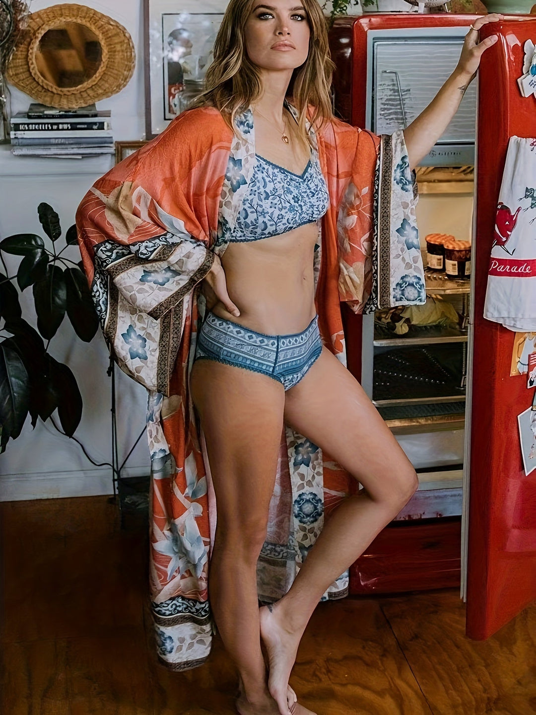 Kimono com Estampa de Flores Vermelhas - Isabella
