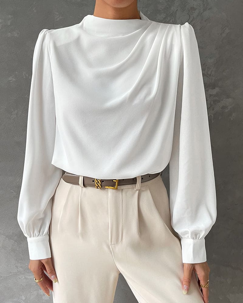 Blusa simples com babados e colarinho alto - Isabella