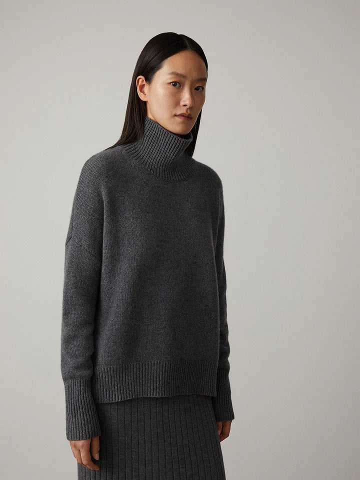 Luxurious cashmere roll-neck jumper for women – Amira Autumn Magic Edition