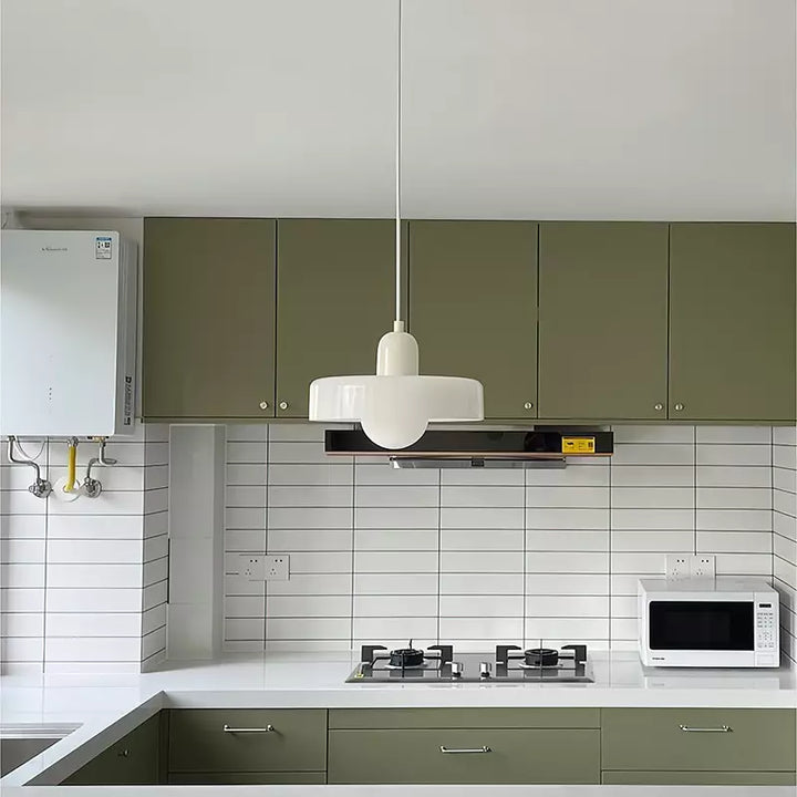 Luminária suspensa colorida no estilo Bauhaus - StiloGlas