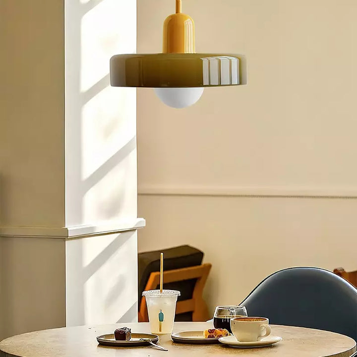Luminária suspensa colorida no estilo Bauhaus - StiloGlas