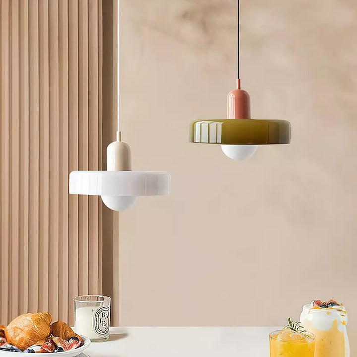 Luminária suspensa colorida no estilo Bauhaus - StiloGlas
