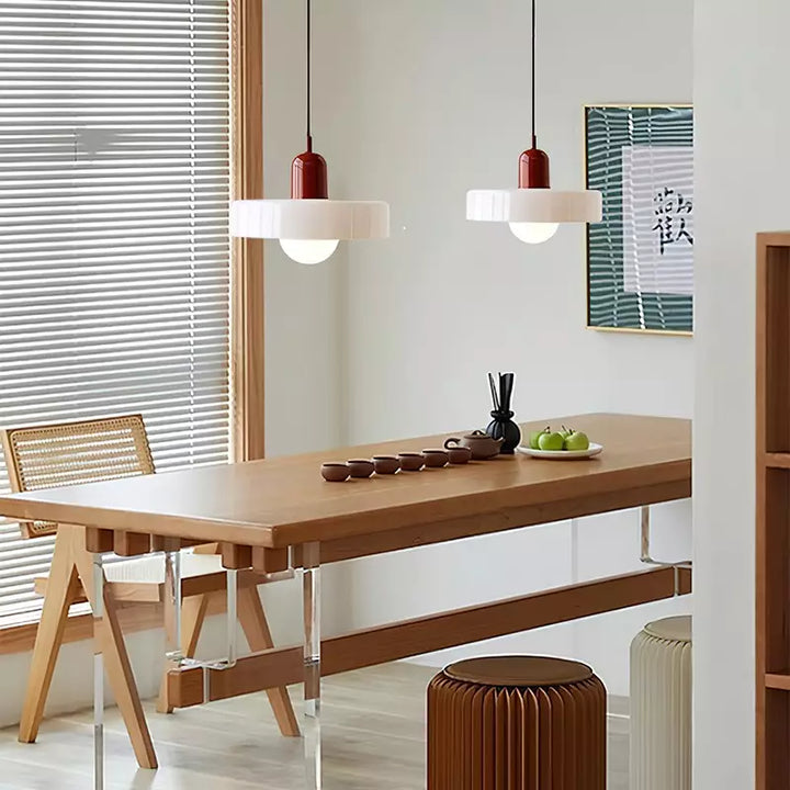 Luminária suspensa colorida no estilo Bauhaus - StiloGlas