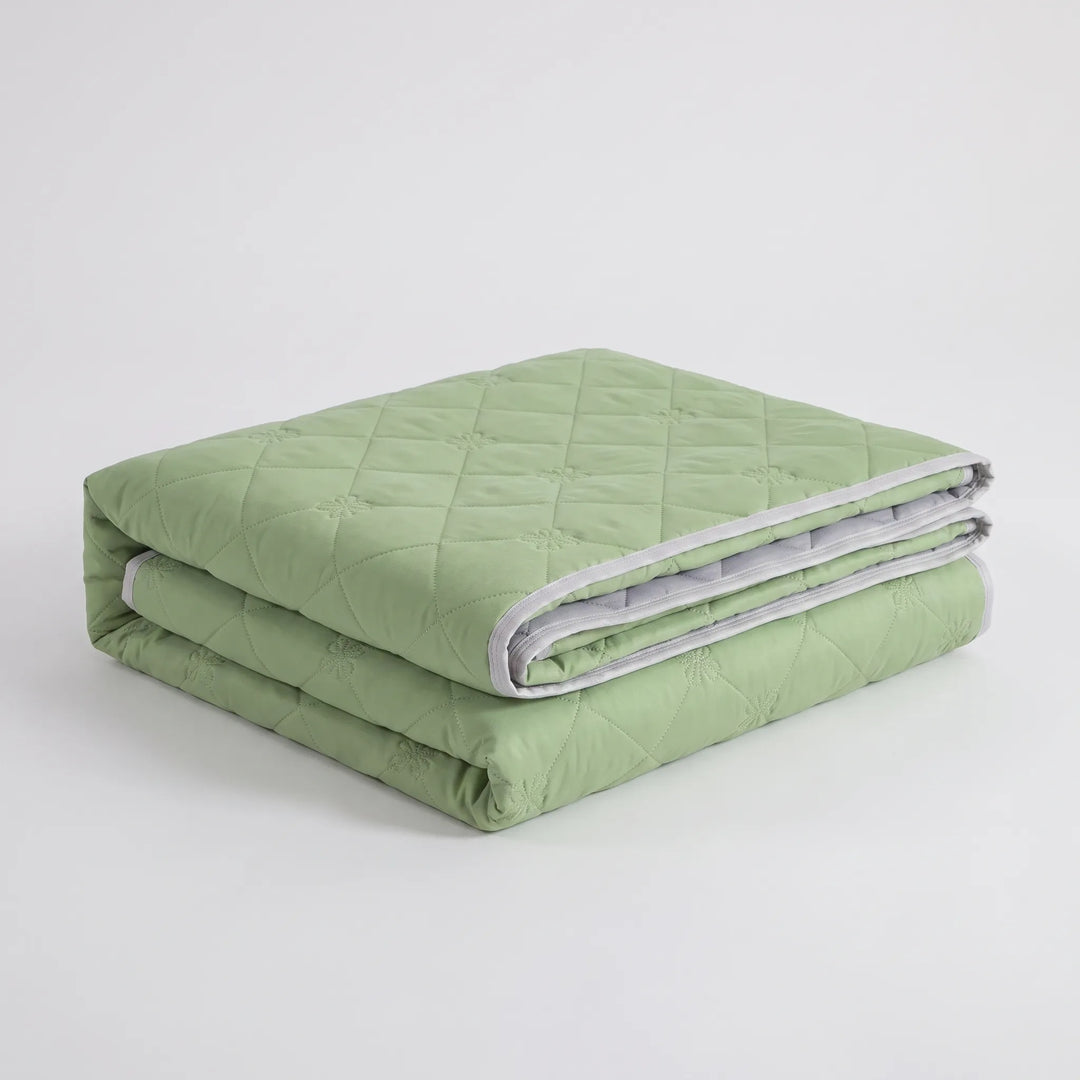 Breathable Cooling Blanket - Somniq