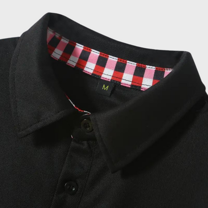 Schwarzes Polohemd mit kariertem Kragen, Baumwolle, mittlere Größe, modisch, Herrenbekleidung.