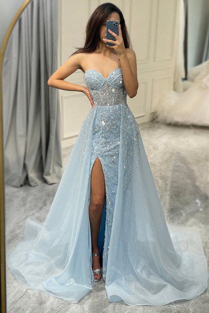 Vestido de baile em A com corpete azul claro cintilante e fenda - Sophia
