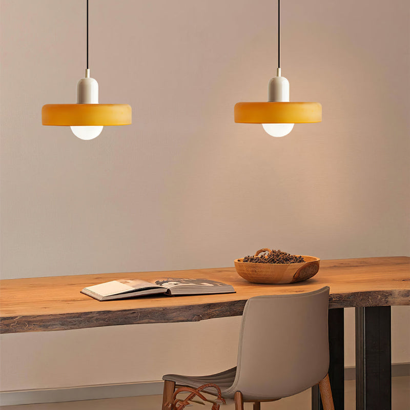 Luminária colorida no estilo Bauhaus - StiloGlas
