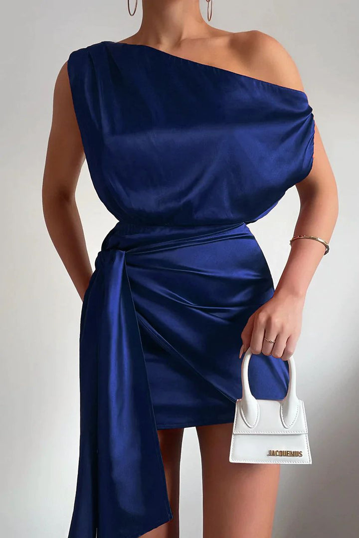 Vestido Mini de Um Ombro Elegante | Saída à Noite