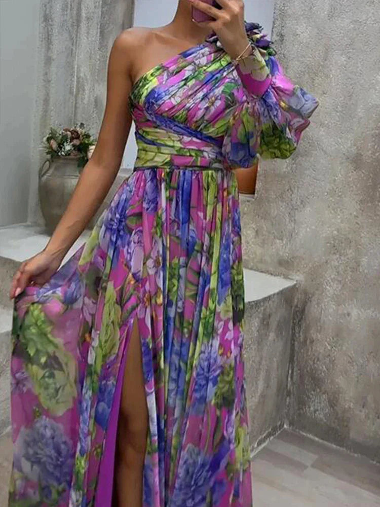 Vestido maxi lilás com estampa e fenda lateral, uma manga - Viola