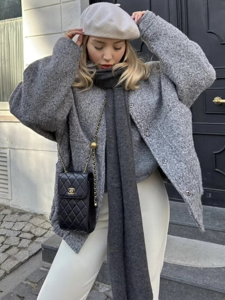 Casaco de lã oversized com decote redondo e botões - Selena