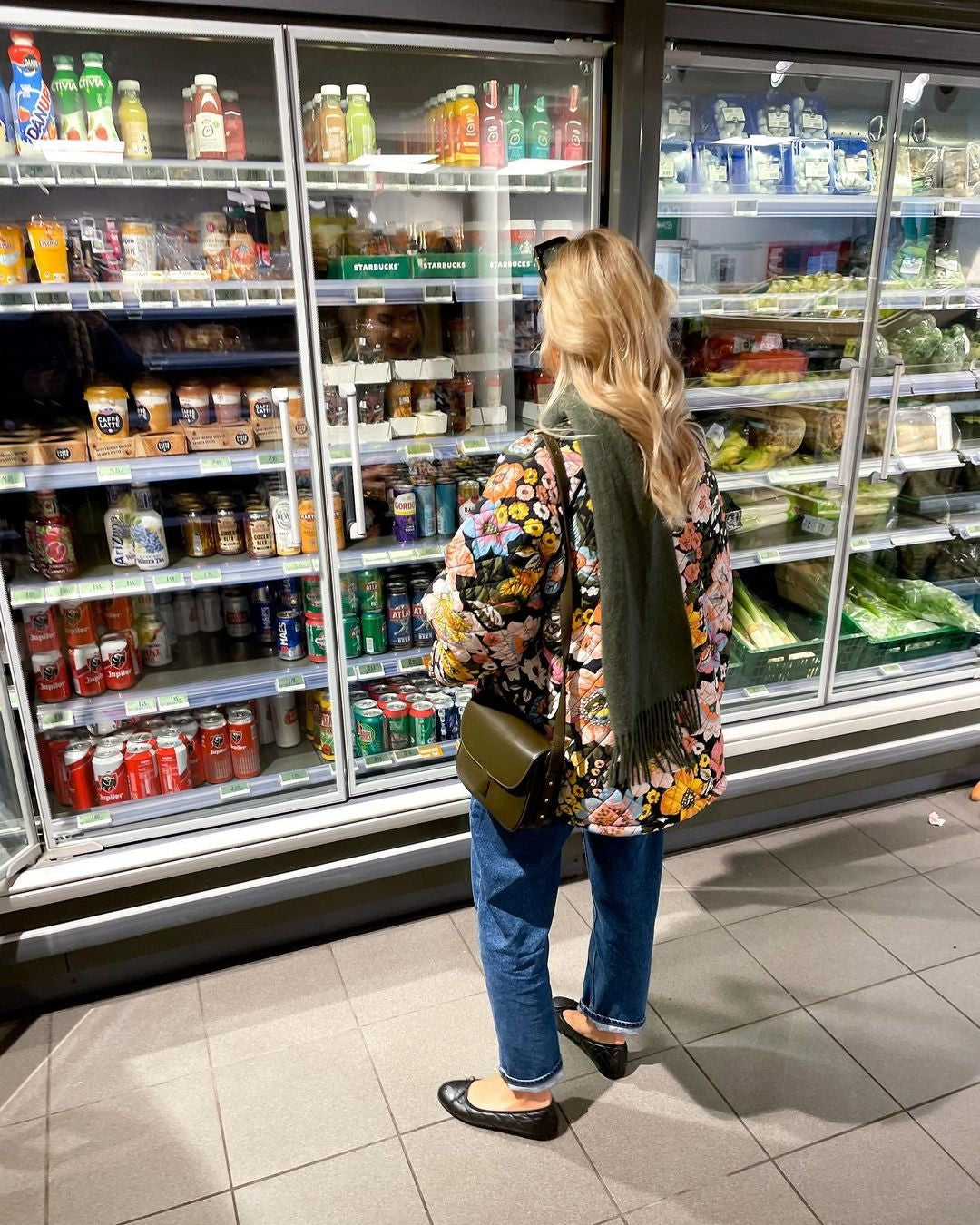Casaco feminino acolchoado com estampa de flores – Aurora