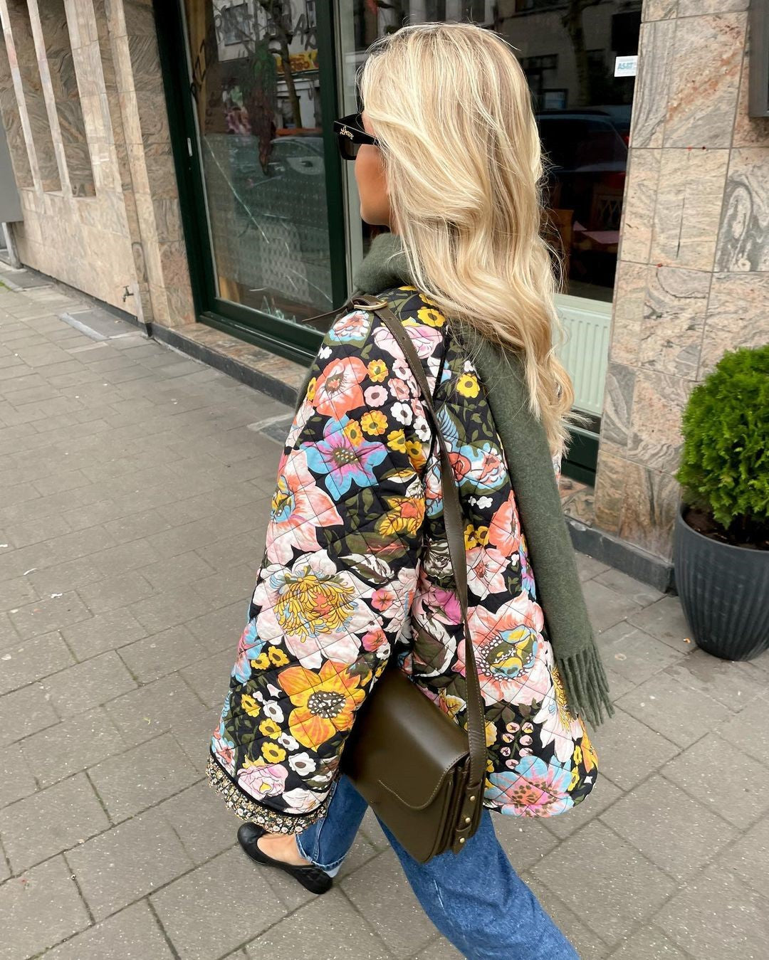 Casaco feminino acolchoado com estampa de flores – Aurora