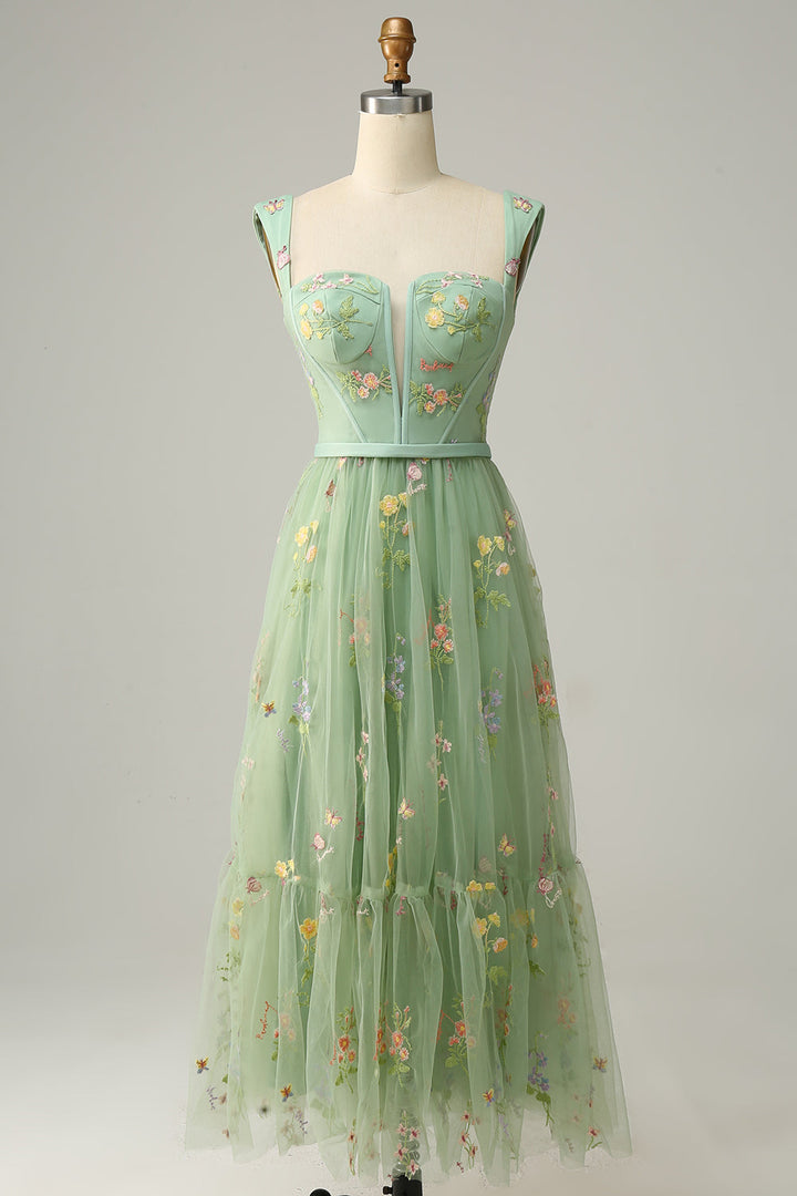 Vestido de baile longo verde em A com bordados - Anna