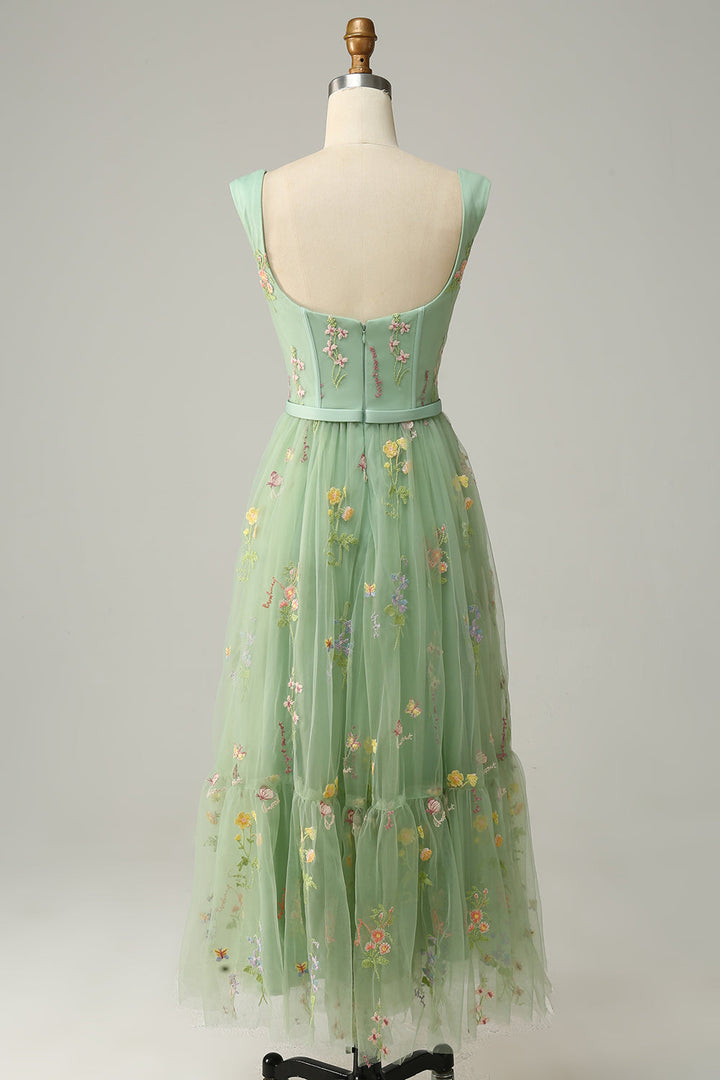 Vestido de baile longo verde em A com bordados - Anna