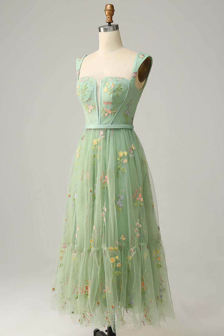 Vestido de baile longo verde em A com bordados - Anna