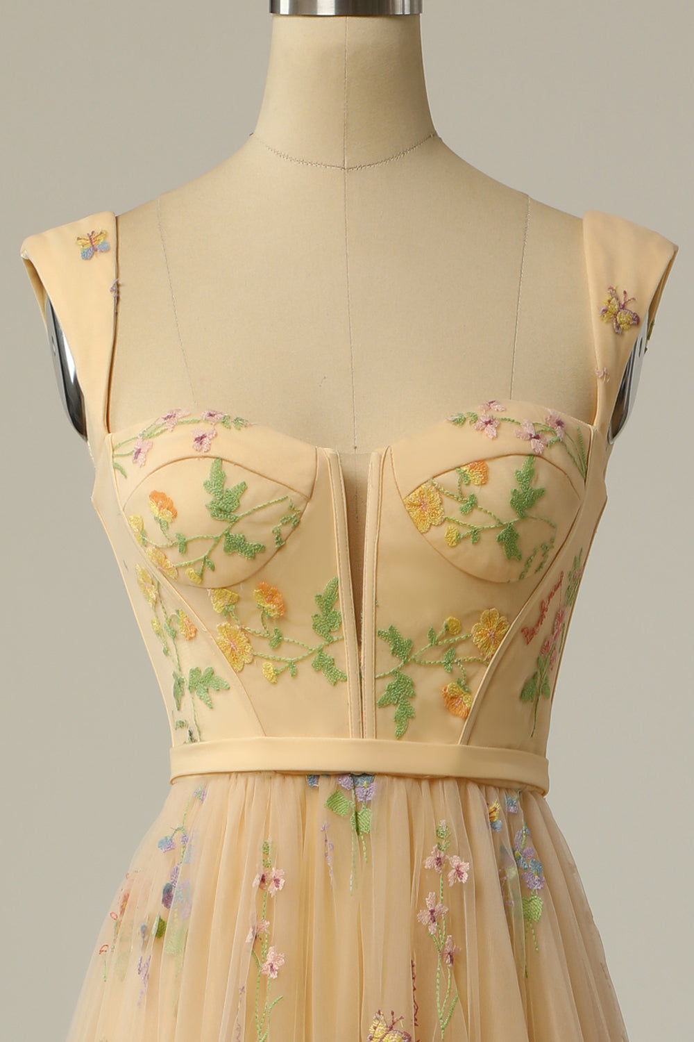 Vestido de baile longo verde em A com bordados - Anna