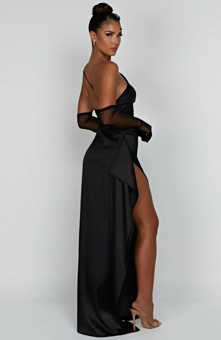 Vestido de cetim elegante com pregas e detalhe nos ombros - Selene
