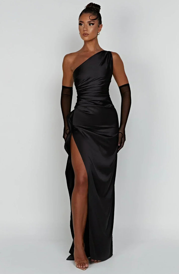 Vestido de cetim elegante com pregas e detalhe nos ombros - Selene