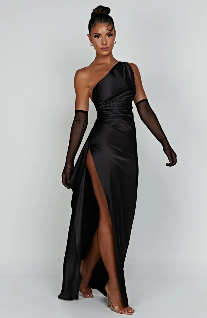 Vestido de cetim elegante com pregas e detalhe nos ombros - Selene