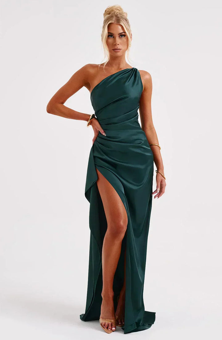 Vestido de cetim elegante com pregas e detalhe nos ombros - Selene