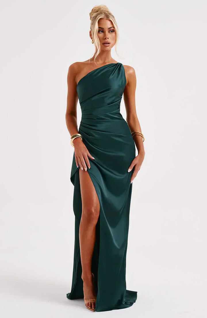 Vestido de cetim elegante com pregas e detalhe nos ombros - Selene