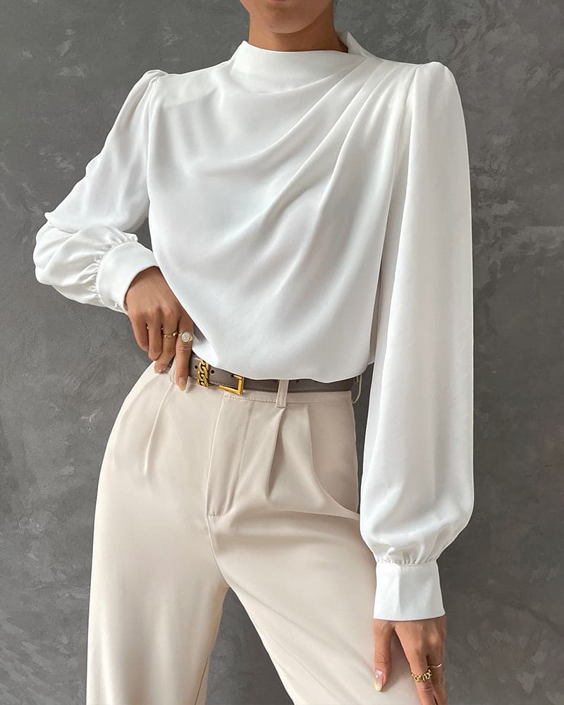 Blusa simples com babados e colarinho alto - Isabella