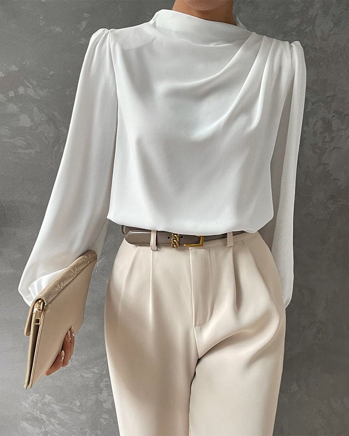 Blusa simples com babados e colarinho alto - Isabella