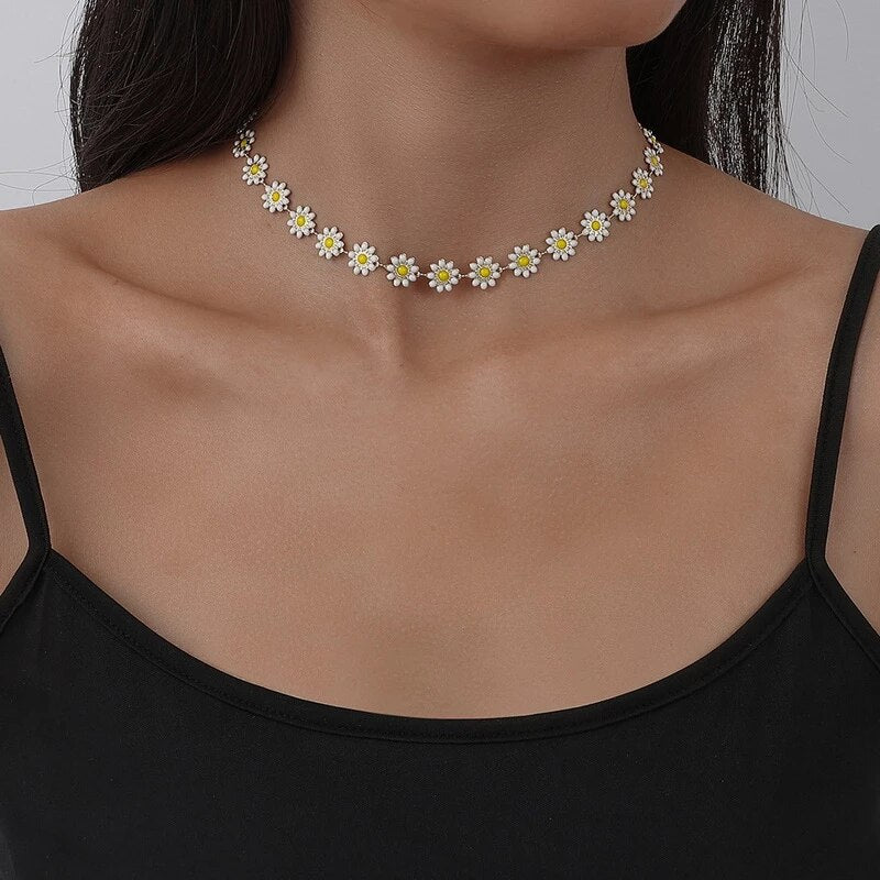 Golden Daisy Chain - Marisol-Nora Luxe