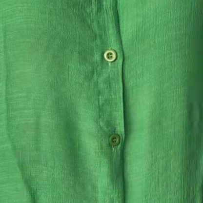 Grünes Hemd aus Leinen mit Knopfleiste, Damenmode, Sommerbekleidung, elegant und luftig.