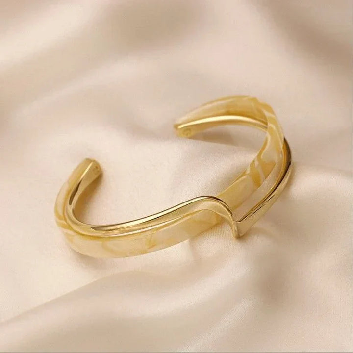 Mat Gold Infinity Bracelet - Elisa-Nora Luxe