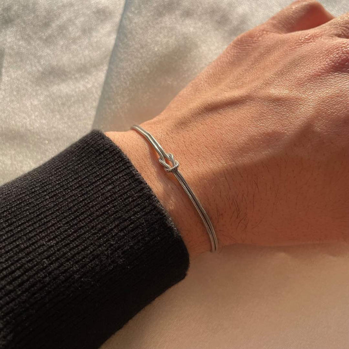 Minimalist Knot Bracelet – Elva-Gold-The Livary