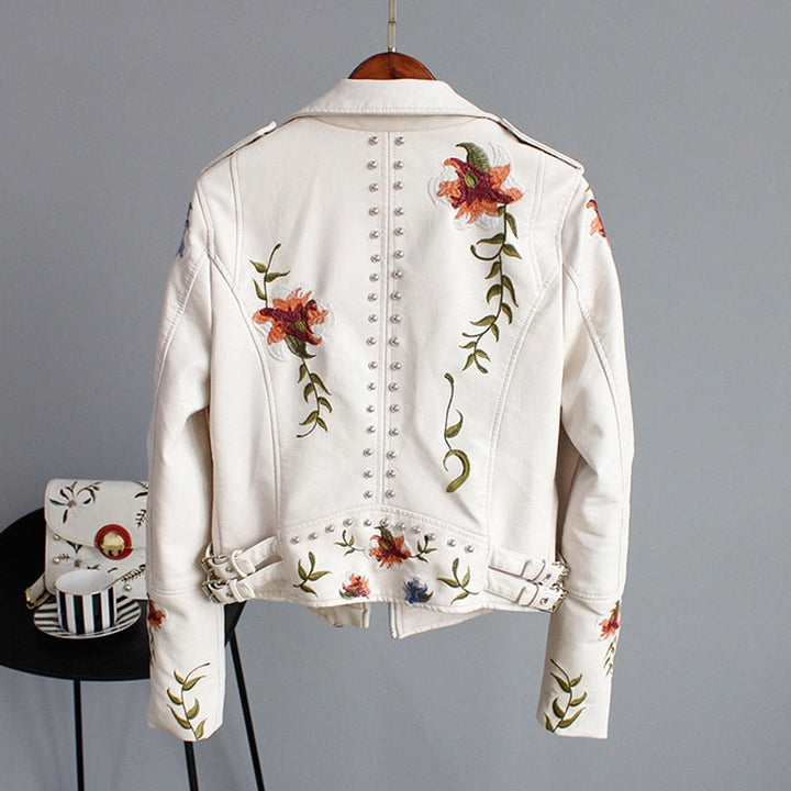 Short ladies' jacket made of faux leather with zip - Rona-White-S-Nora Luxe