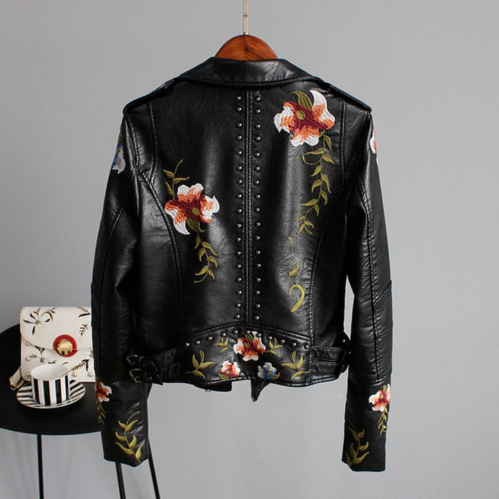 Short ladies' jacket made of faux leather with zip - Rona-White-S-Nora Luxe