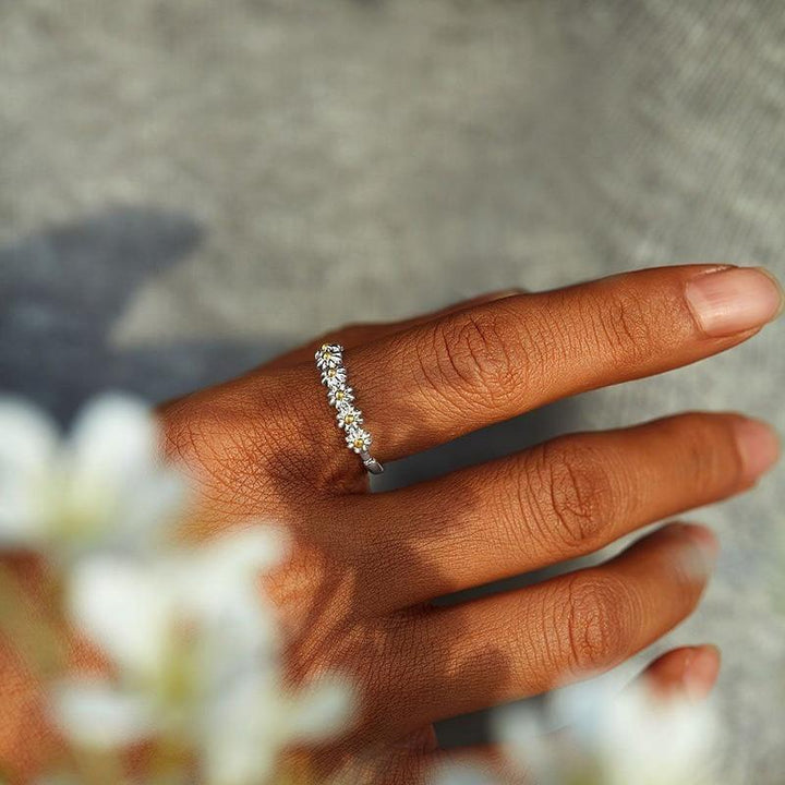 Silver Flower Ring - Aylin-Nora Luxe