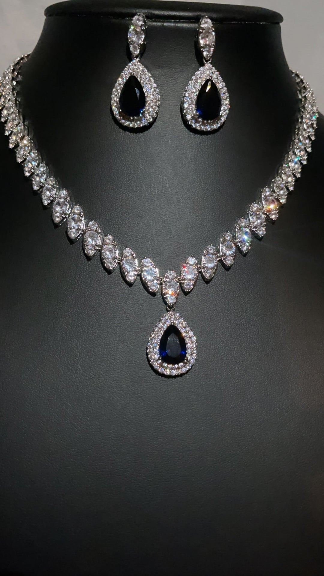 Stylish Jewelry Set - Celeste-Nora Luxe